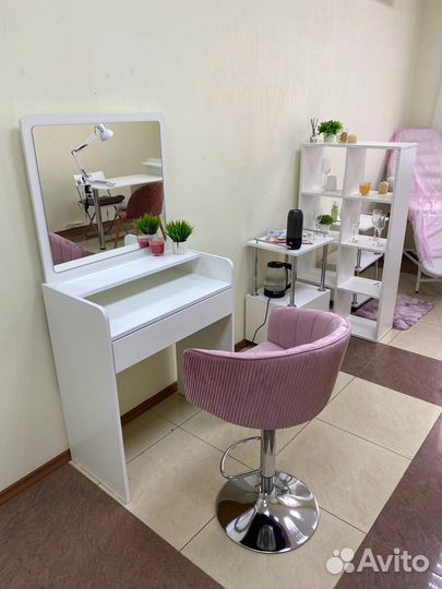 Аренда рабочего места мастера маникюра