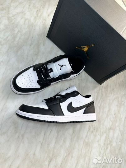 Nike Air Jordan 1 Low Black White