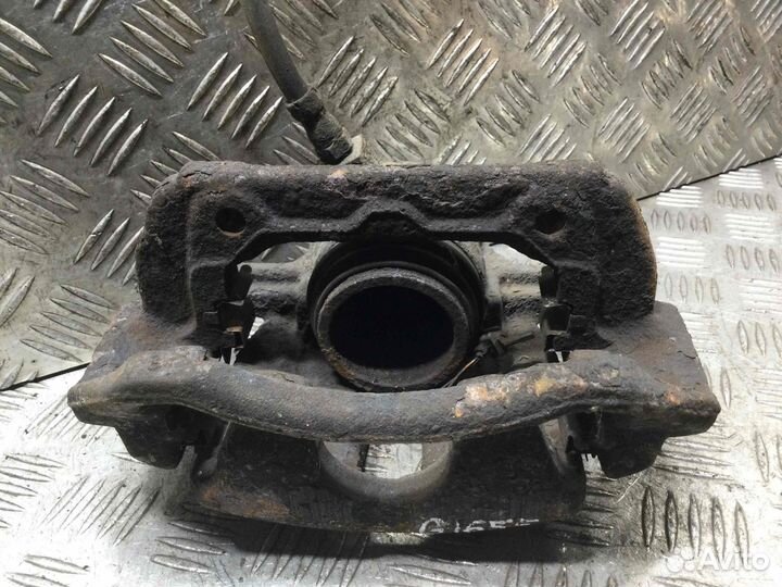 Суппорт передний левый Mercedes C-klasse 68507e 271946