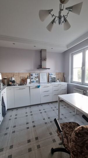 2-к. квартира, 76 м², 3/18 эт.