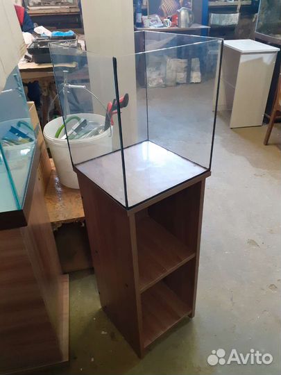 Аквариумы с подставкой