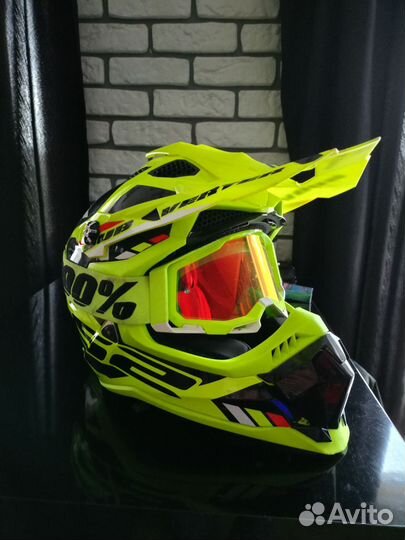 Кроссовый шлем