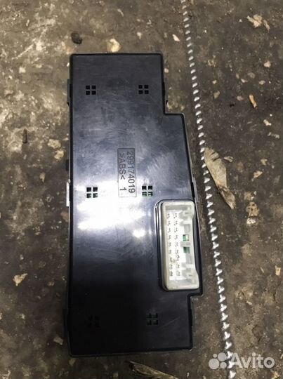 Блок стеклоподъемников Hyundai Solaris 2