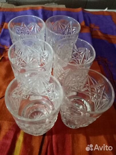 Бокалы для вина и графин