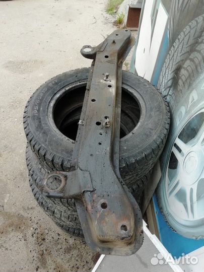 Балка радиатора нижняя Додж Стратус Крайслер Себри