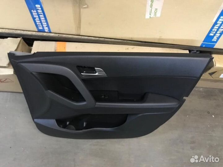 Обшивка двери передняя правая