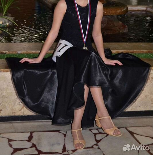 Рейтинговое маленькое чёрное платье для бальных та