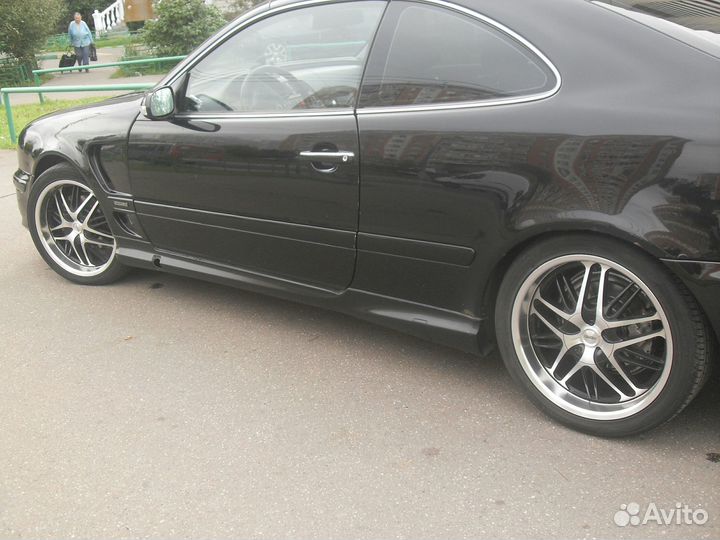 Передние крылья Lorinser Mercedes CLK-Class W208
