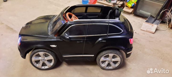 Детский электромобиль