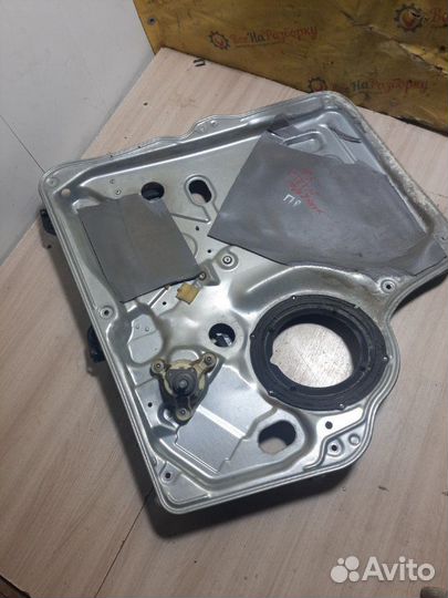 Стеклоподьемник передний правый Volkswagen