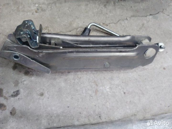 Домкрат Audi A4 BWE 2007