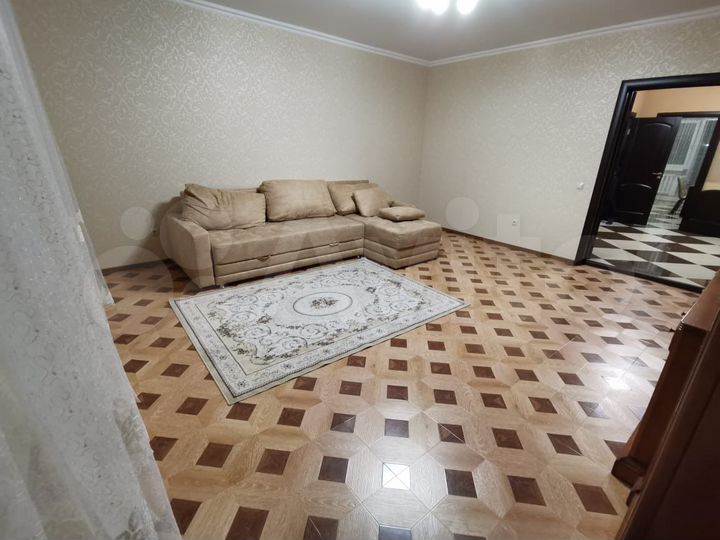 4-к. квартира, 136 м², 2/10 эт.