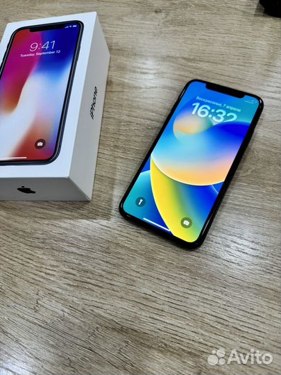 iPhone X, 64 ГБ
