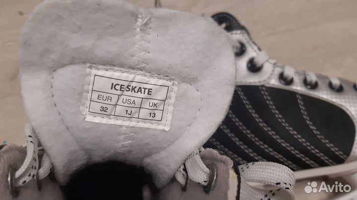 Коньки хоккейные