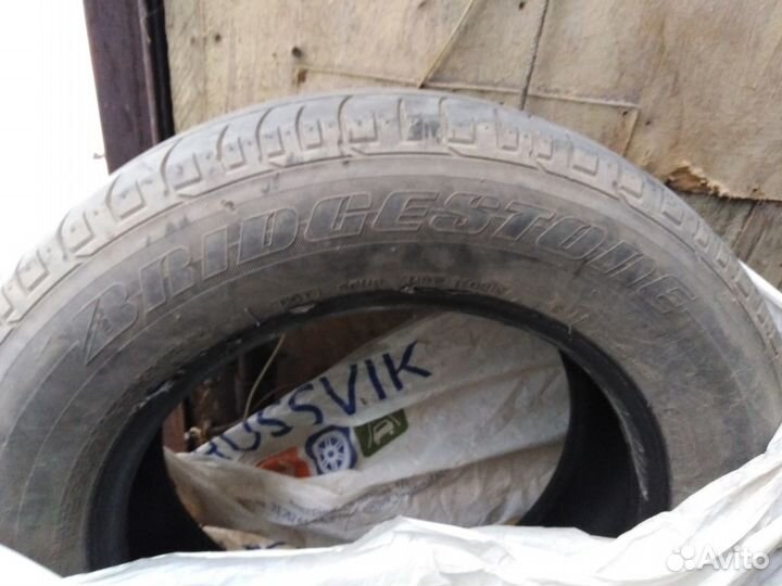 Bridgestone Dueler H/P 215/65 R16