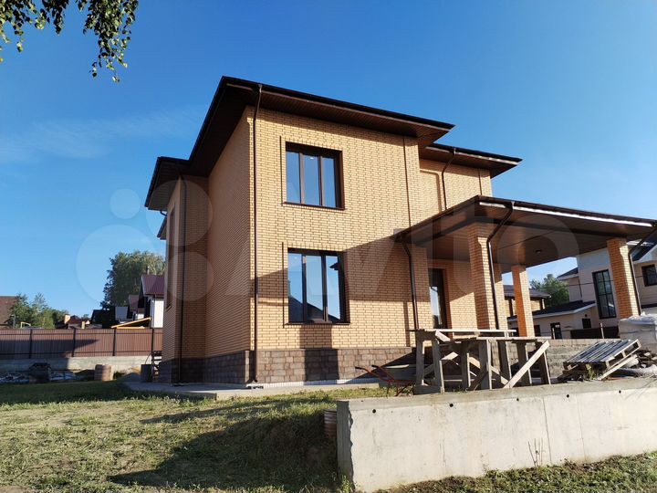 Дом 214,4 м² на участке 14 сот.