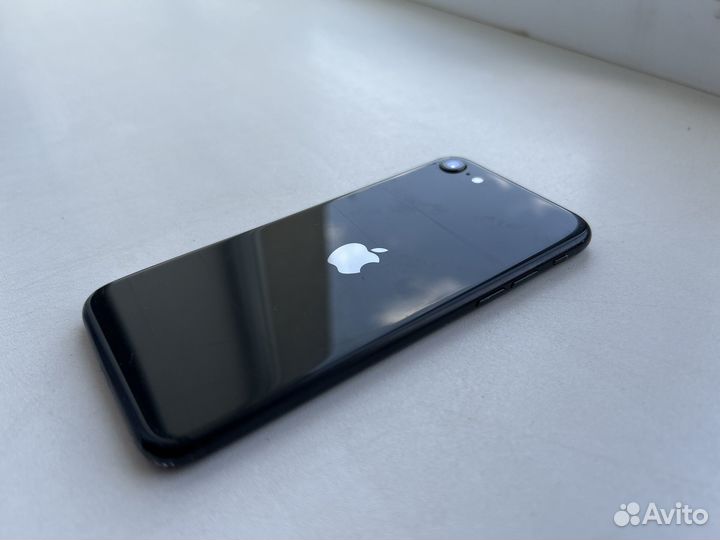 iPhone SE (2020), 64 ГБ