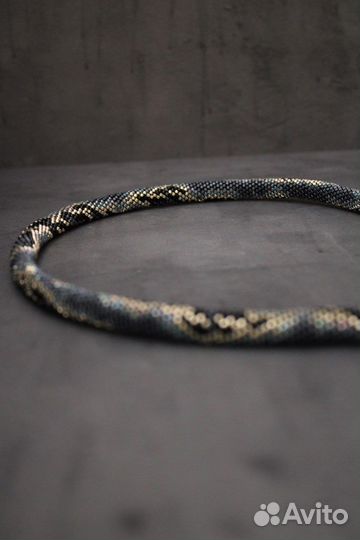 Колье жгут из бисера