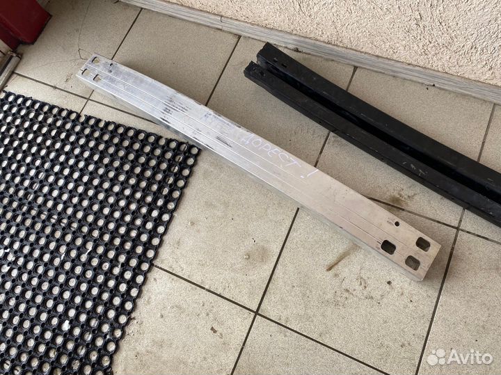 Усилитель заднего бампера Mitsubishi Outlander 3