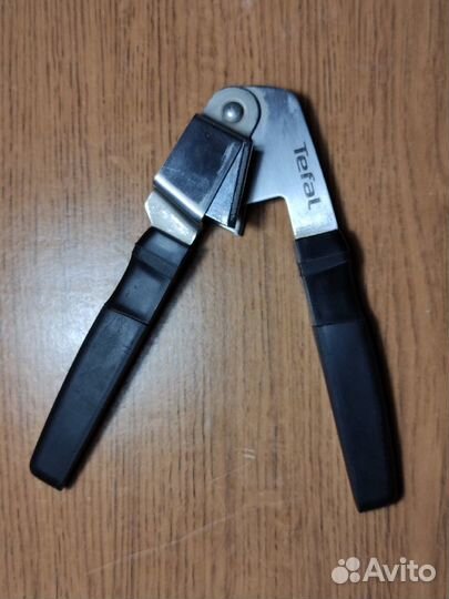 Щетки, овощечиски и другие кухонные принадлежности