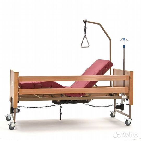 Медицинская кровать для ухода за больными