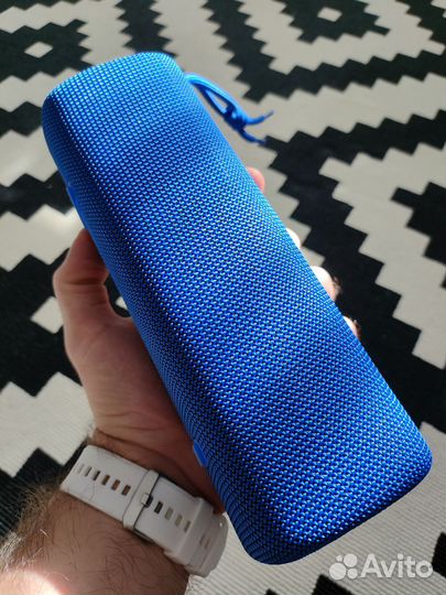 Колонка Xiaomi Mi Portable Bluetooth Speaker