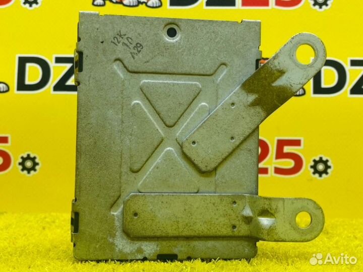 Электронный блок передний Toyota Land Cruiser 145113