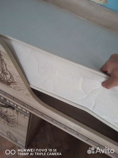 Детская двухярусная кровать со столом