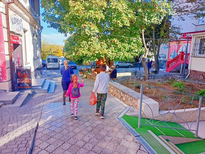 Проходное помещение - Генерала Острякова, 145 м²