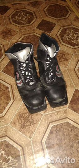 Лыжные ботинки 43 р