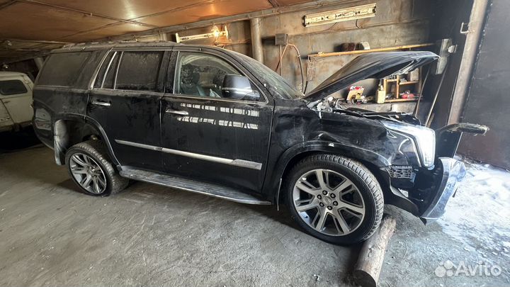 Cadillac Escalade AT, 2016, битый, 140 284 км