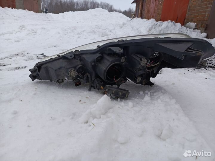 Фара передняя правая