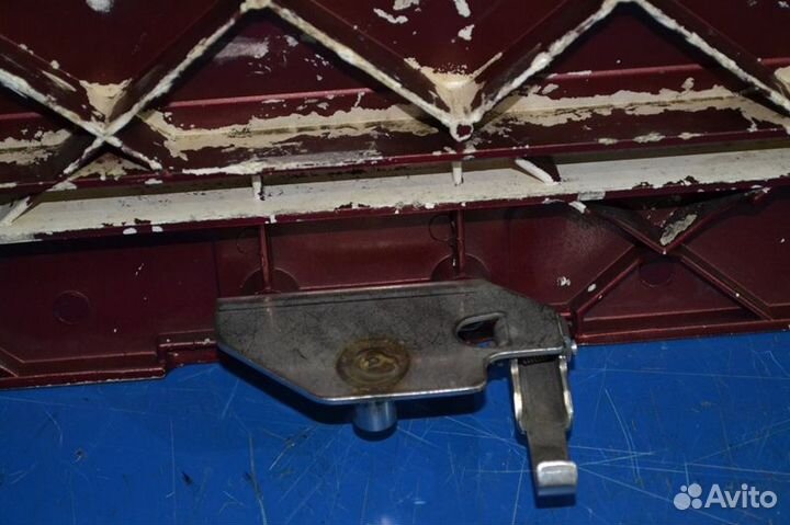 Дверца бардачка кабины наружняя, правая MAN TGA 18