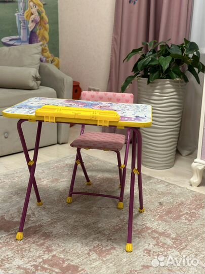 Детский стол и стул