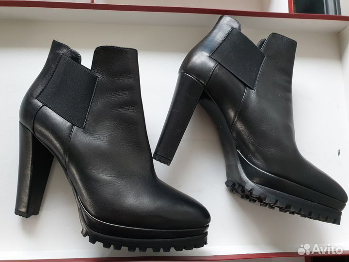 Демисезонные кожаные ботильоны, новые (40 р-р)