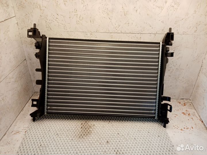 Радиатор охлаждения Opel Corsa D