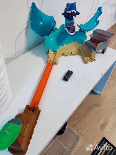 Hot wheels автомобильный трек Атака Акулы