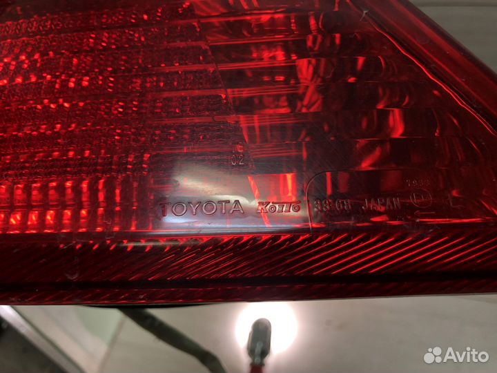 Фонарь фара задняя левая Toyota Camry 30