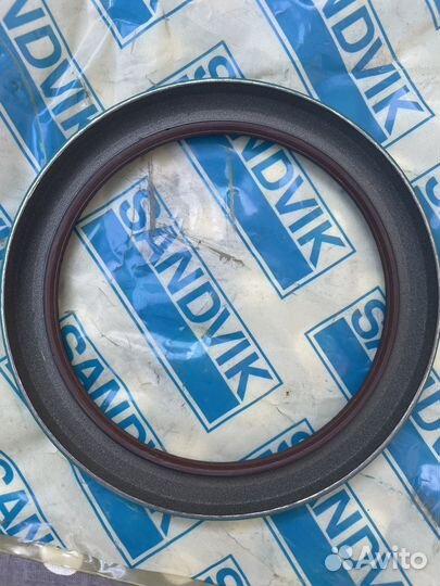 Сальник коленчатого вала двигателя SKF 42474