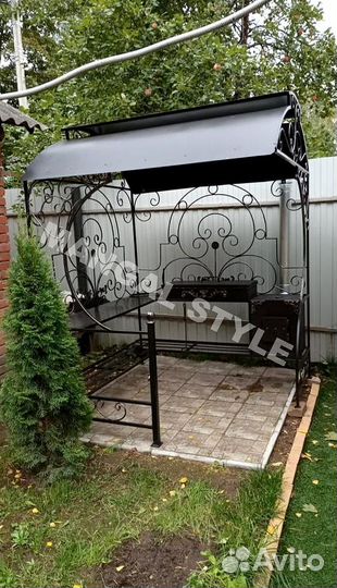 Мангал с крышей