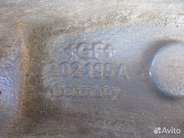 Кронштейн пневморессоры Volvo FM9 FM12 FH12