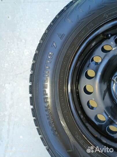 Nokian Tyres Hakkapeliitta 7 215/65 R16 102T
