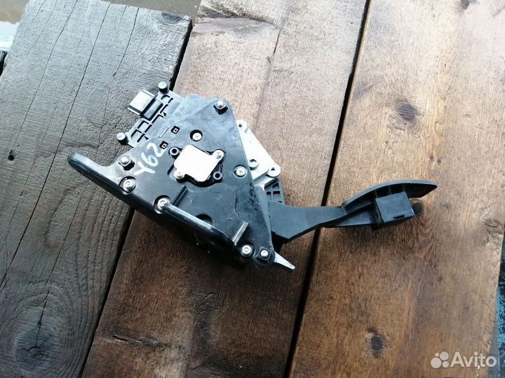 Педаль газа Nissan Patrol Y62 Infiniti QX56