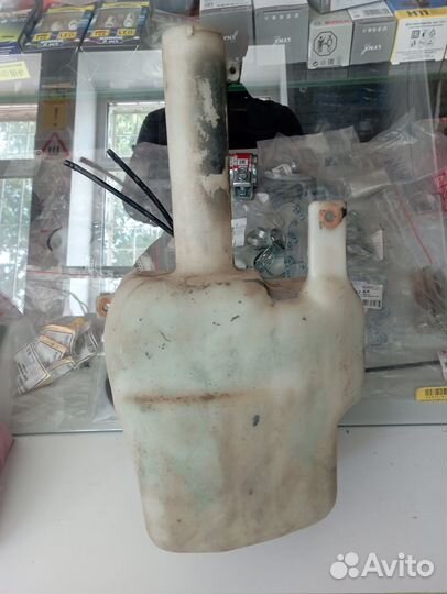 Бачок омывателя Ford Mondeo 1997 1021383