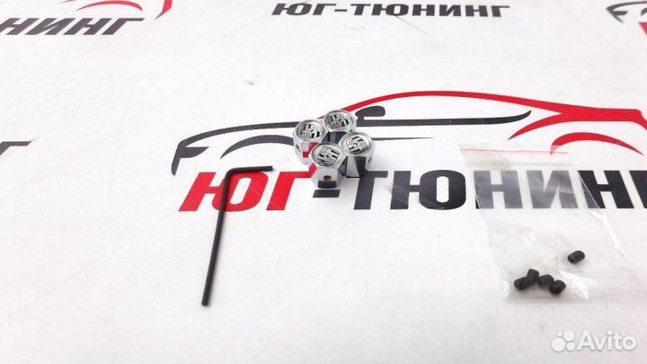Колпачки на ниппель Porsche хром с защитой от