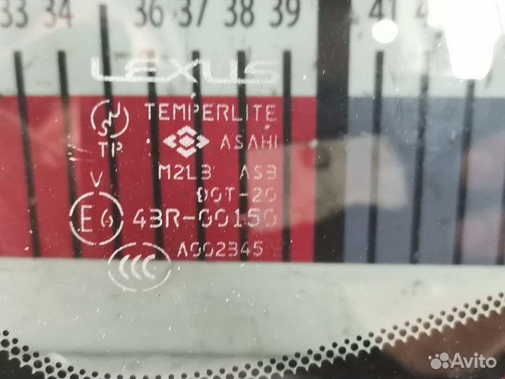 Стекло кузовное боковое левое Lexus RX 2003