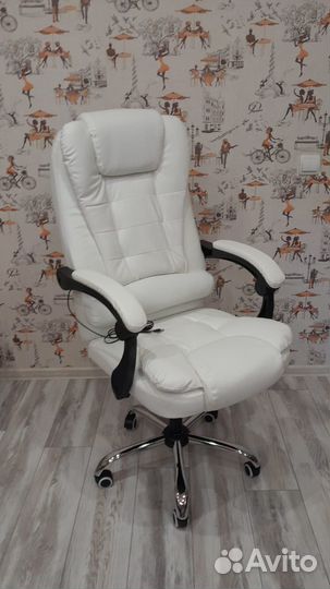 Компьютерное кресло,белое