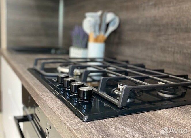 Шикарная большая кухня