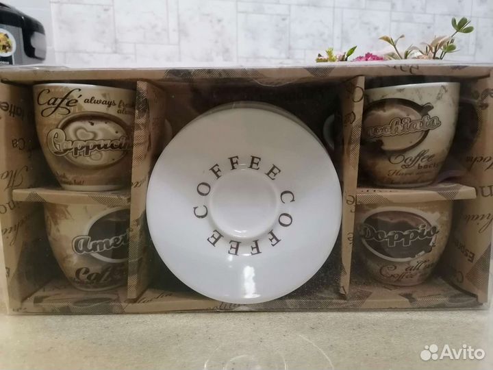 Кофейный сервиз на 4 персоны