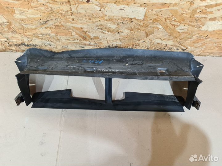 Воздухозаборник радиатора верхний Ford Focus 3